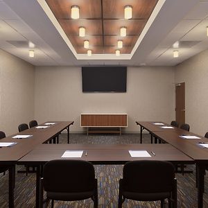 Holiday Inn Express & Suites - Portland Airport - Cascade Stn By Ihg